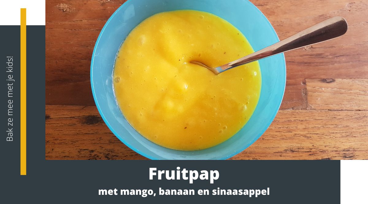 fruitpap met mango, banaan en sinaasappels of appelsienen